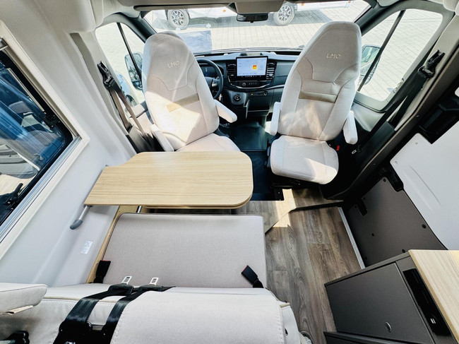LMC Innovan 592 MJ. 25 + Solar + 200A Lithium + Automaat foto: 9