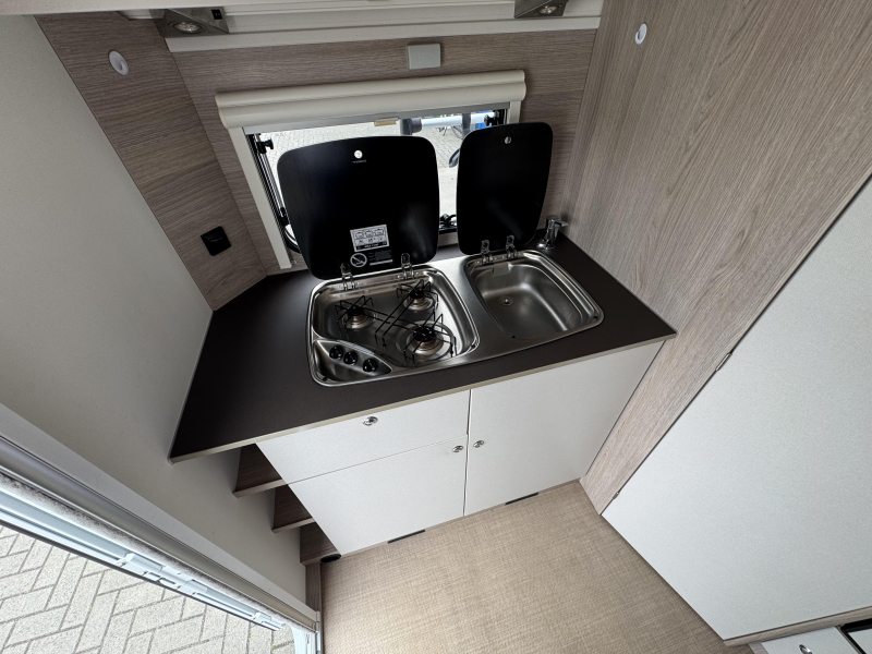 B&uuml;rstner Premio Life 480 TS E&P Levelsysteem Foto: 6