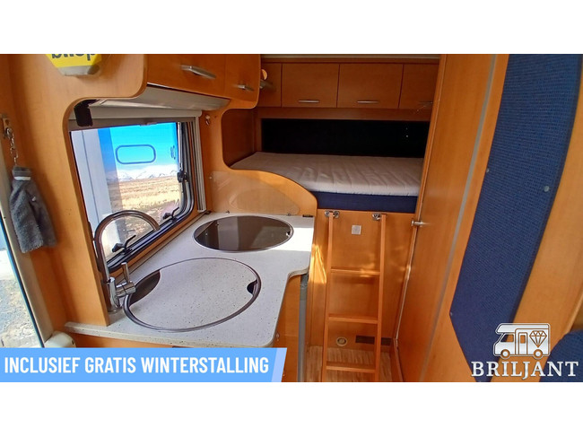 Hymer TEILINTEGRIERT HV 522 .. 2006 dwarsbed