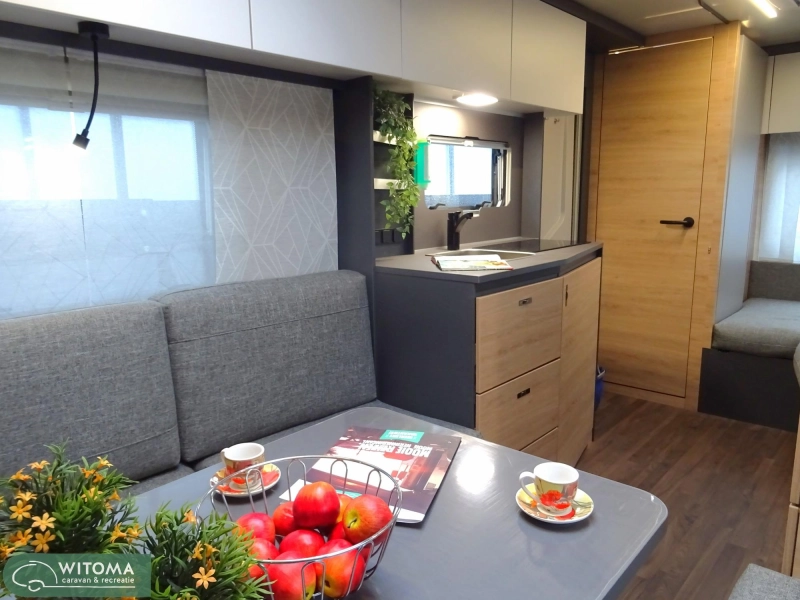 Knaus Yaseo 500 DK € 6.610 Korting  foto: 2