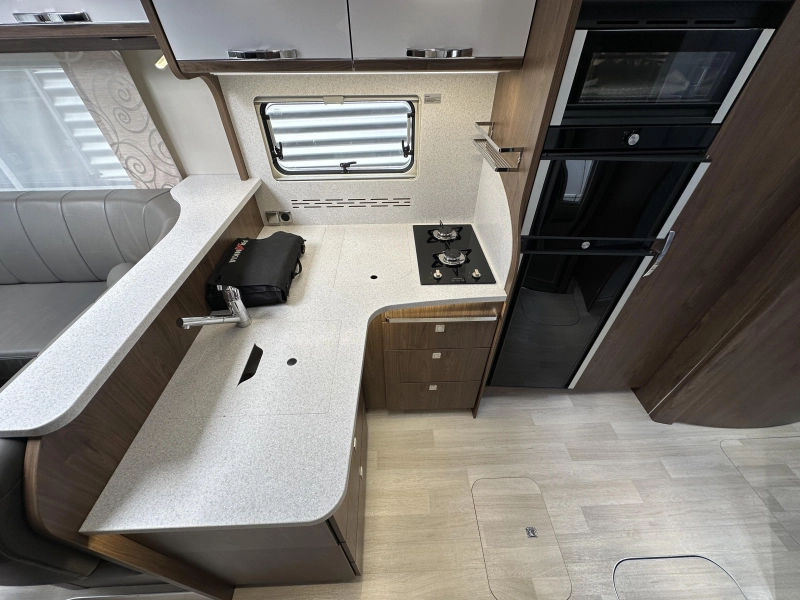 Frankia Platin I 8400 PLUS Mercedes Round Seat 190HP photo: 10