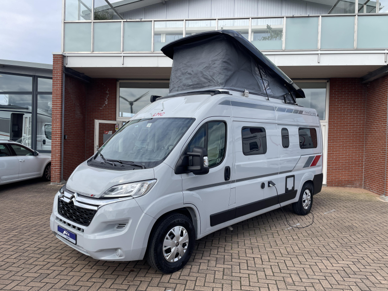 LMC Innovan 600 4 Pers Toit relevable photo: 4