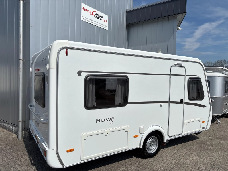 Eriba Nova Light 465 toldo mover puerta mosquitera foto: 10
