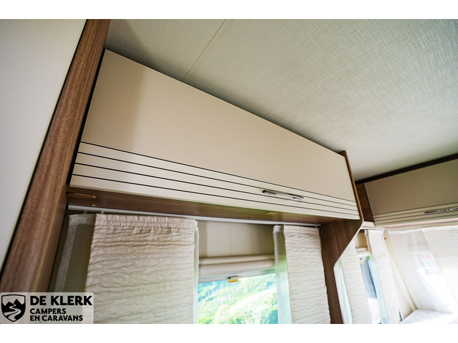 Bürstner PREMIO LIFE 490 TK Stapelbed vastbed foto: 18