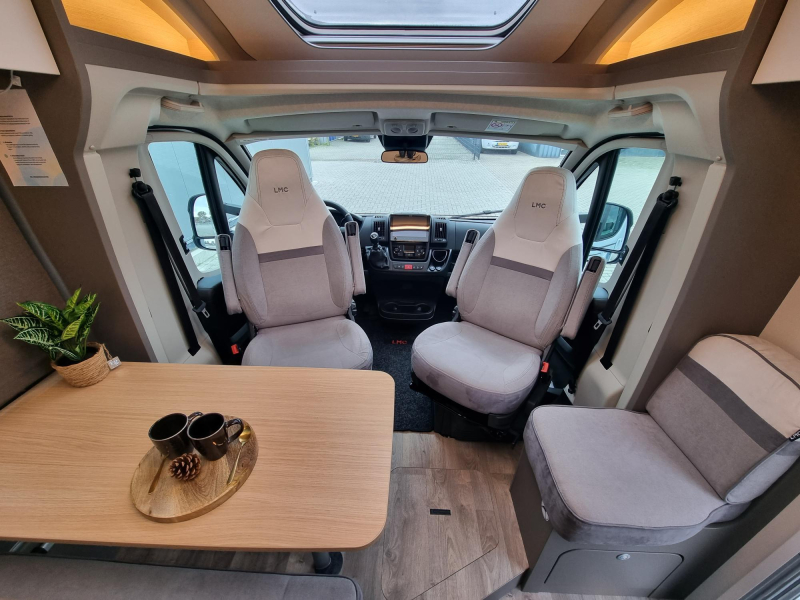 LMC Tourer T660 G photo: 16