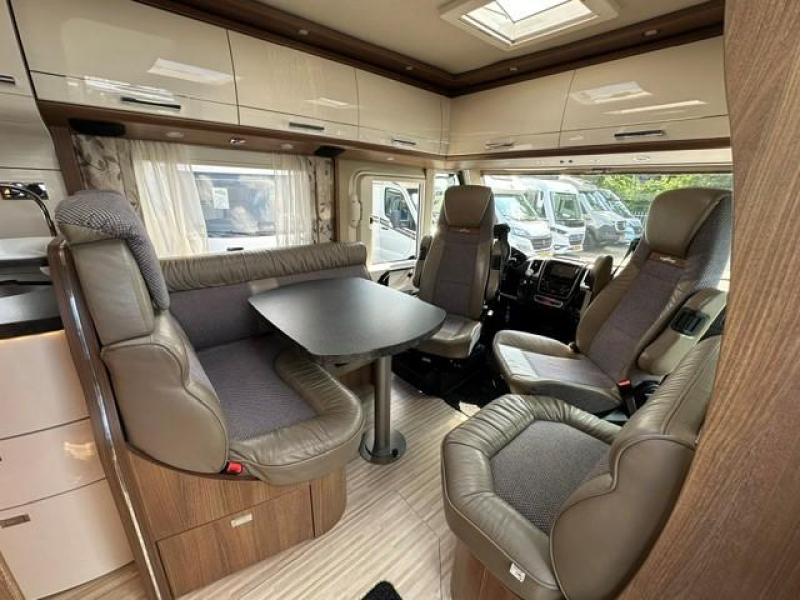 Carthago C-Tourer I 149 GÉÉN HEFBED LEVELSYSTEEM  foto: 2