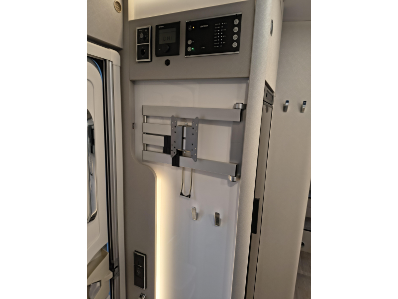 Hymer Tramp S 680 -- 5 gordels --  foto: 20