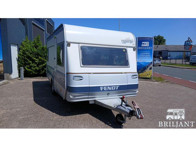 Caravana Fendt Saphir 470.. cama francesa/asientos redondos foto: 1