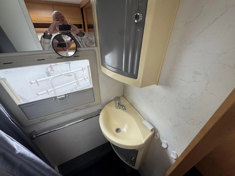 Dethleffs Globetrotter Cama francesa Aire acondicionado dinette foto: 10