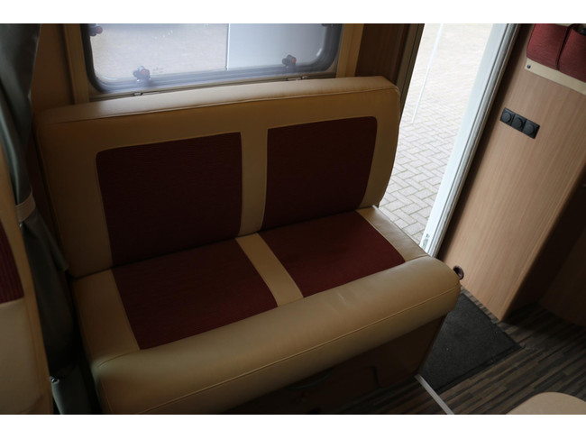 Fiat Ducato Sun Living Lido M 45 SP vollgepackt mit Optionen! 6 Schlafpl&auml;tze! Kabinenklimaanlage + Klimaanlage im Wohnbereich, Hubbett, Navi, R&uuml;ckfahrkamera Foto: 14