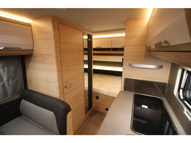 Knaus Sudwind Black Selection 420 QD Dwarsbed & Hoge koelkast!  foto: 7