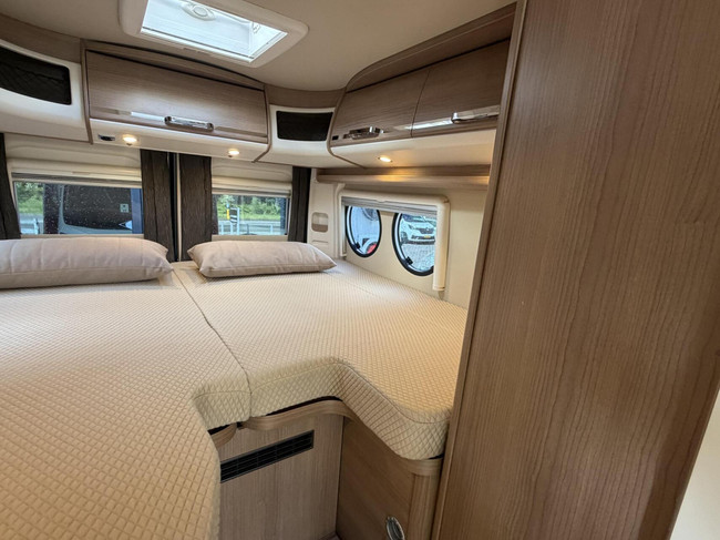 Carthago 640 LE Charming GT Automaat Enkele Bedden Zonnepaneel Luchtvering foto: 19