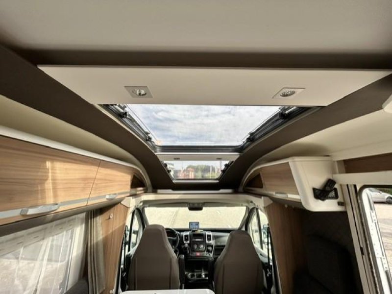 Adria Coral Axess 670 SL foto: 8