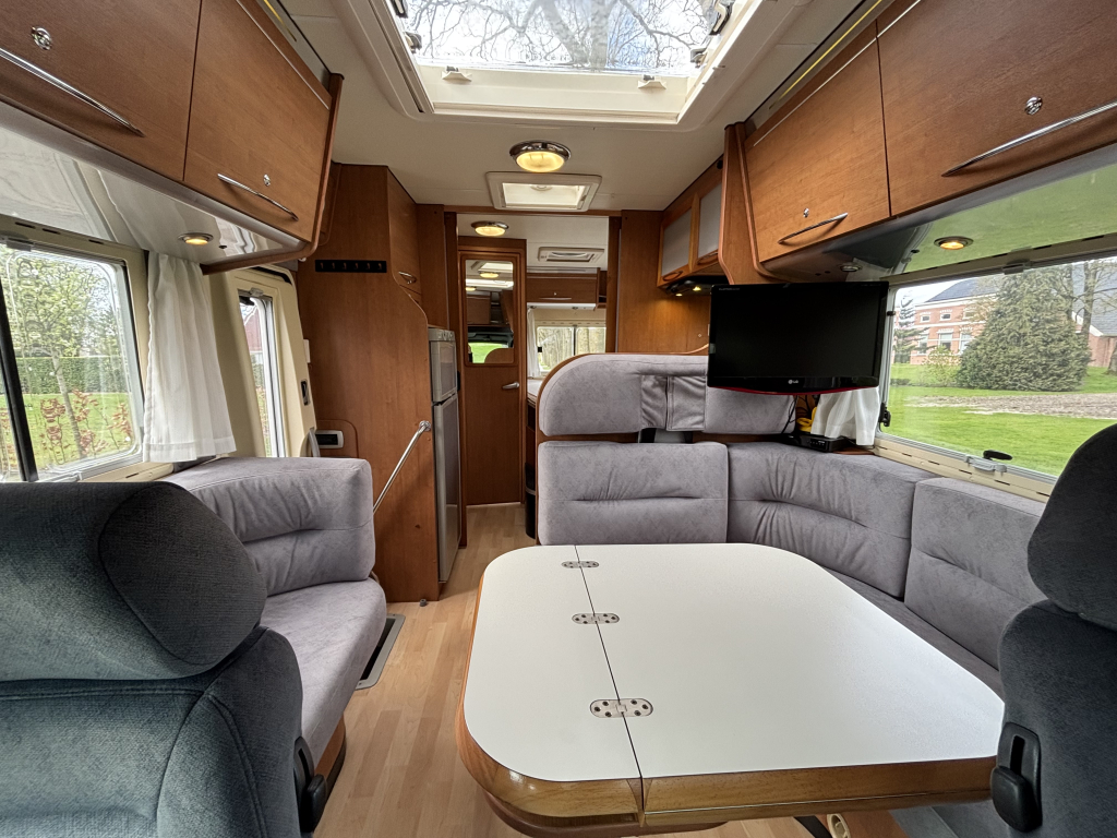 ARCA 3.0L (chain) Very spacious Complete and well maintained P 674 LSX photo: 2