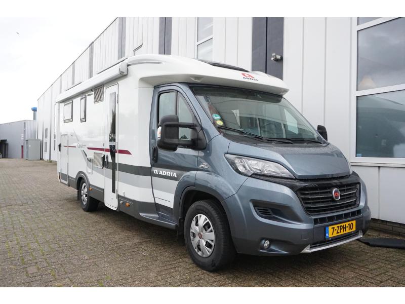 Adria Coral Supreme S 670 SL Auto-levelsyst-Sat-Solar  foto: 3