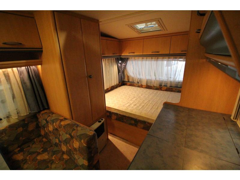 Hobby De Luxe 400 SF Voortent + voortentluifel  foto: 7