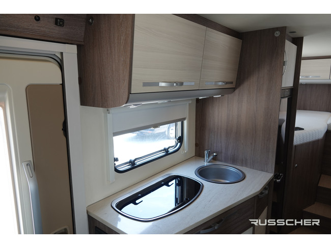 Bürstner Summer time T690G 150Pk Automaat | Levelsysteem | MaxxFan | Zonnepaneel | Constructslot foto: 9