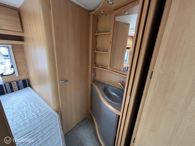 TEC 530 TDF voortent rondzit vastbed L keuken foto: 10