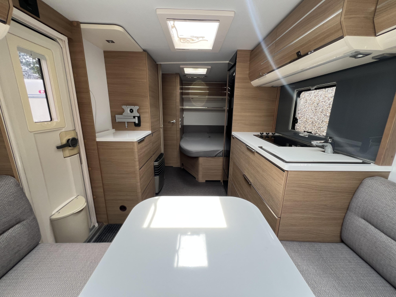 Adria Adora 512 UP Toldo Thule Mover Autom&aacute;tico foto: 2