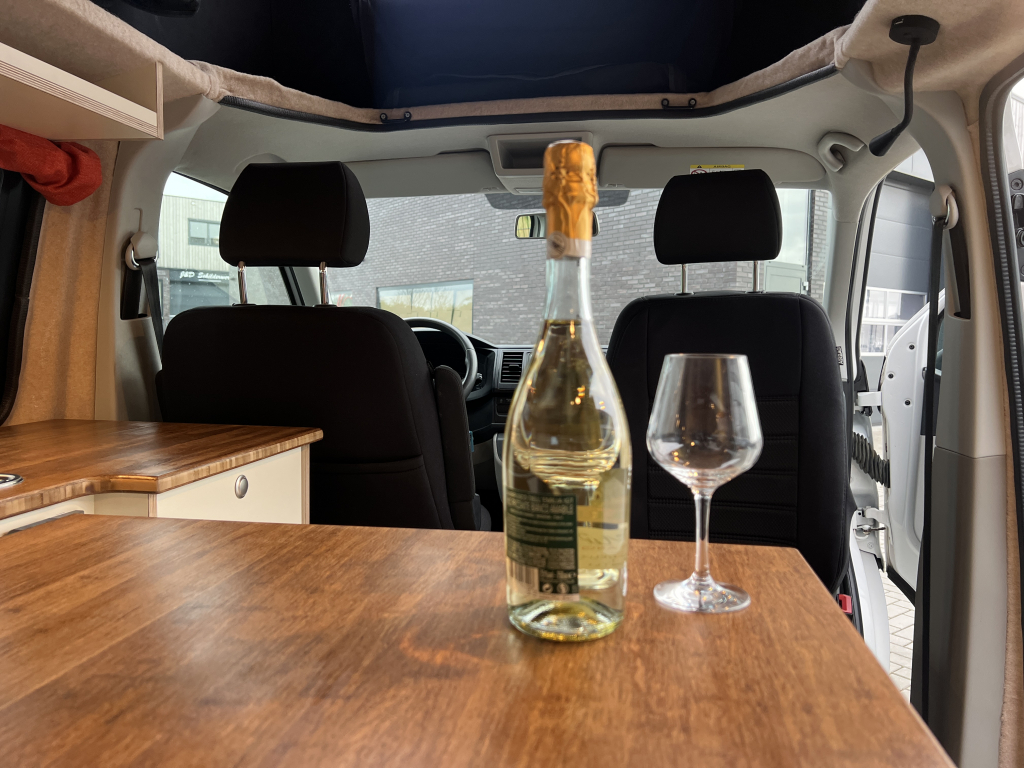 Volkswagen T6 Buscamper 2017 BENZINE foto: 10