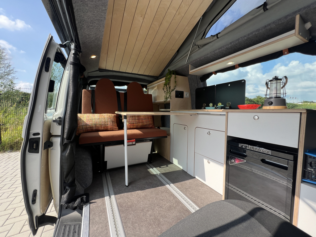 Volkswagen T6 Kastenwagen BENZIN 2017 Foto: 2