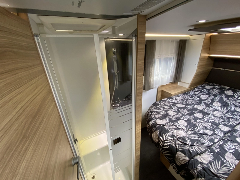 Adria Sonic Plus 700 DC Automaat | Dakairco Level  foto: 19