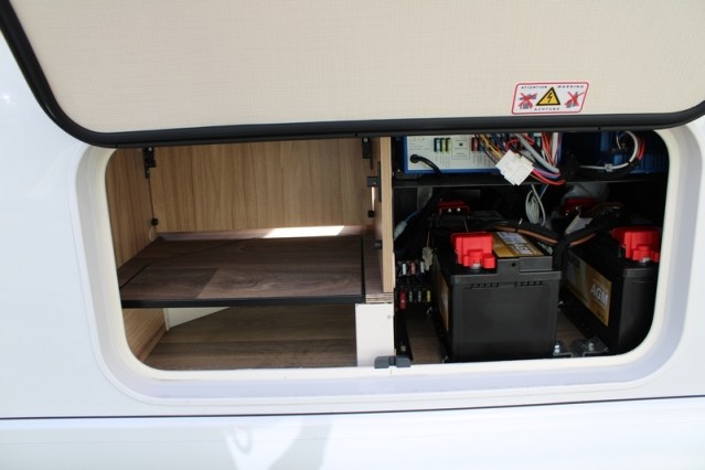Hymer Exsis I 678 Fiat AUTOMAAT 160 pk enkele bedden Smal en lichtgewicht (54  foto: 5