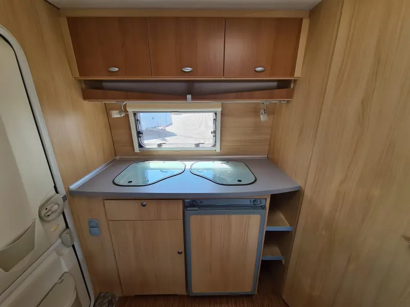 LMC Viola 330 Incl. Voortent! 2009/2011  foto: 8