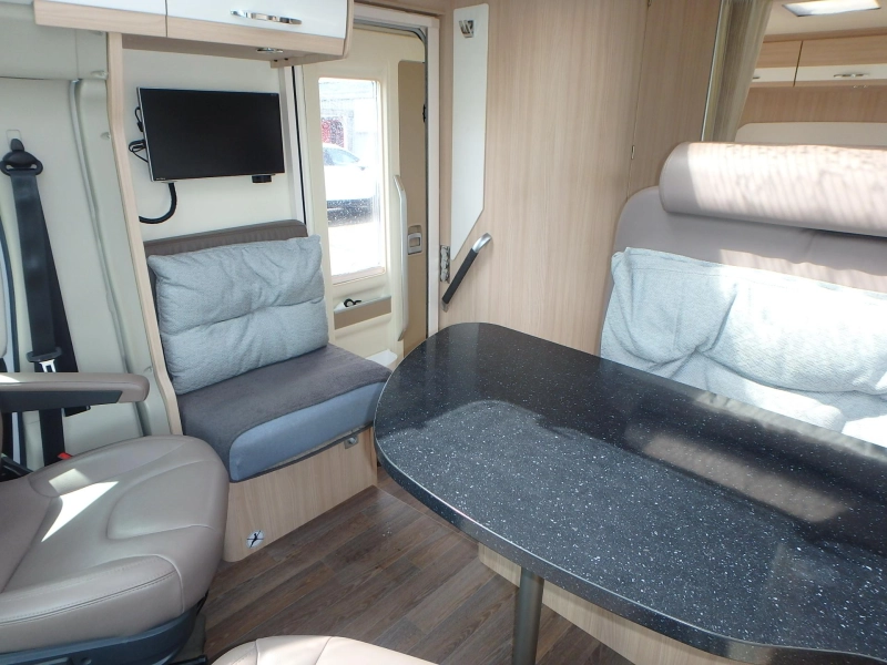 Bürstner Nexxo 690 T Automaat  foto: 10