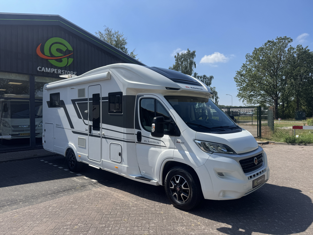 Adria Matrix 670 DC Plus hoofdfoto: 1