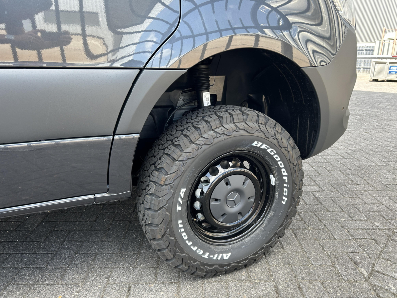 Frankia Yucon 6.0 GD 4x4 K-Peak Mercedes Benz  foto: 6
