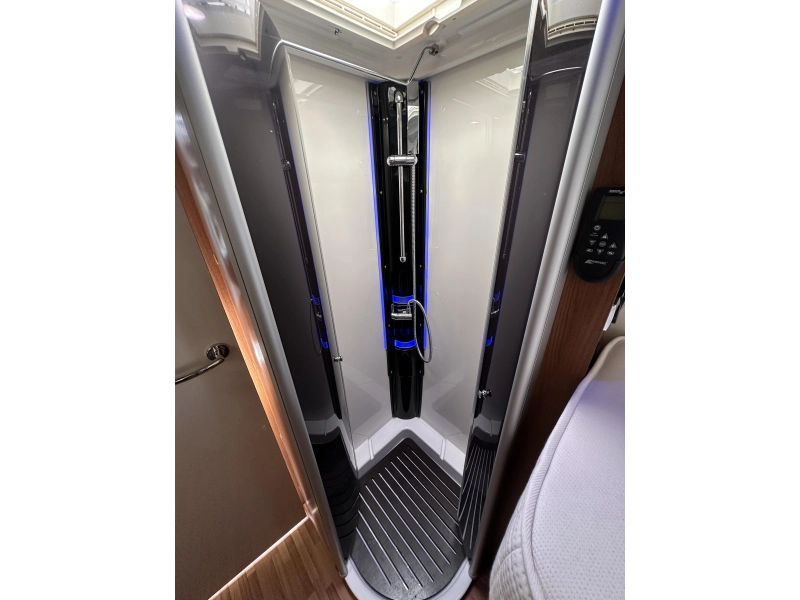 Autostar Passion 730 I Lithium Roof Air Conditioner Inverter photo: 11