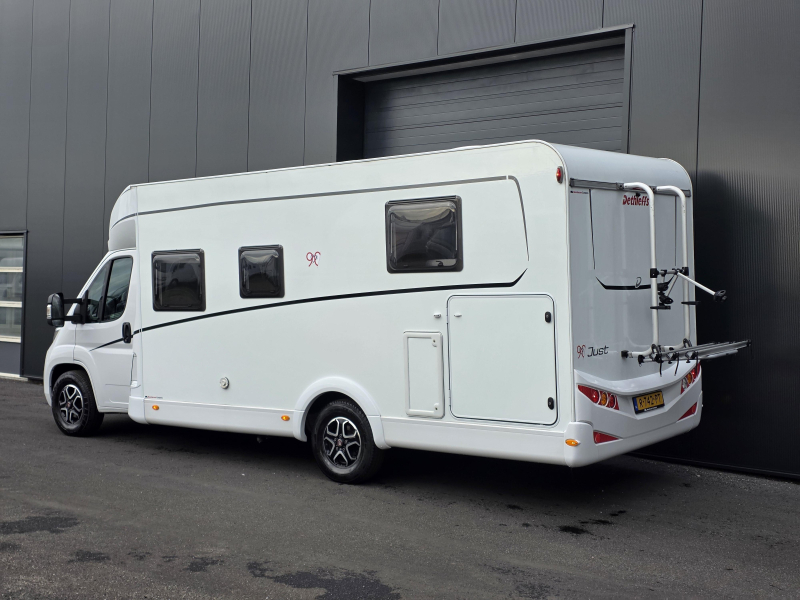 Dethleffs Just 90 T 7052 DBM Queensbed / Hefbed  foto: 5