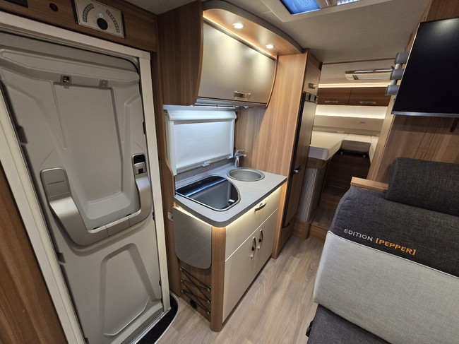 Weinsberg CARACOMPACT 600 MEG PEPPER 163 PK SLECHTS 47.451 KM !! TV + SATELLIET LENGTEBEDDEN CRUISE CONTROL foto: 14