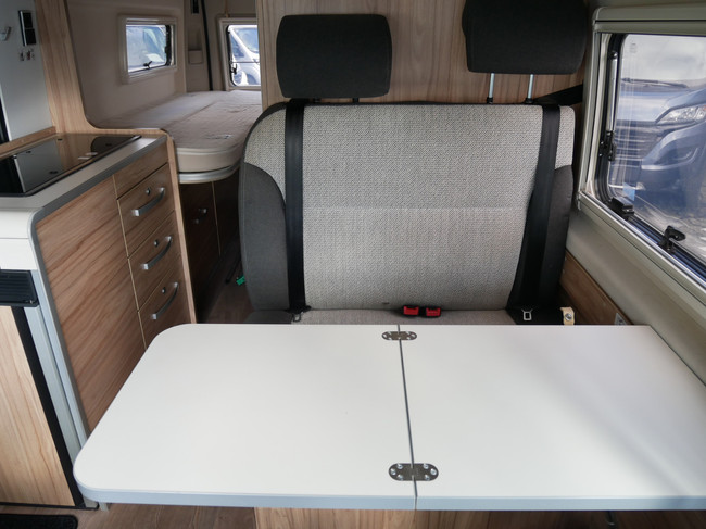 Hymer Yosemite 6 metros, camas individuales, techo elevable, 4 personas foto: 9