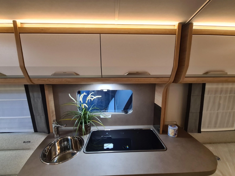 Knaus Sudwind Black Selection 450 FU foto: 9