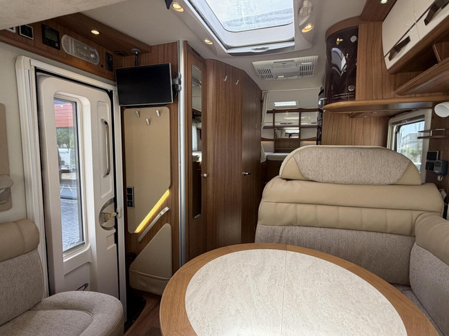 Hymer B 588 Automatic Single Beds Pull-down Bed 2X Airco Inverter Solar Panel photo: 10