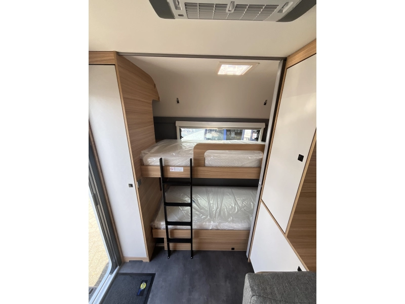 Dethleffs Summer Edition 560 FMK PRIMEUR-BUNK BED photo: 11
