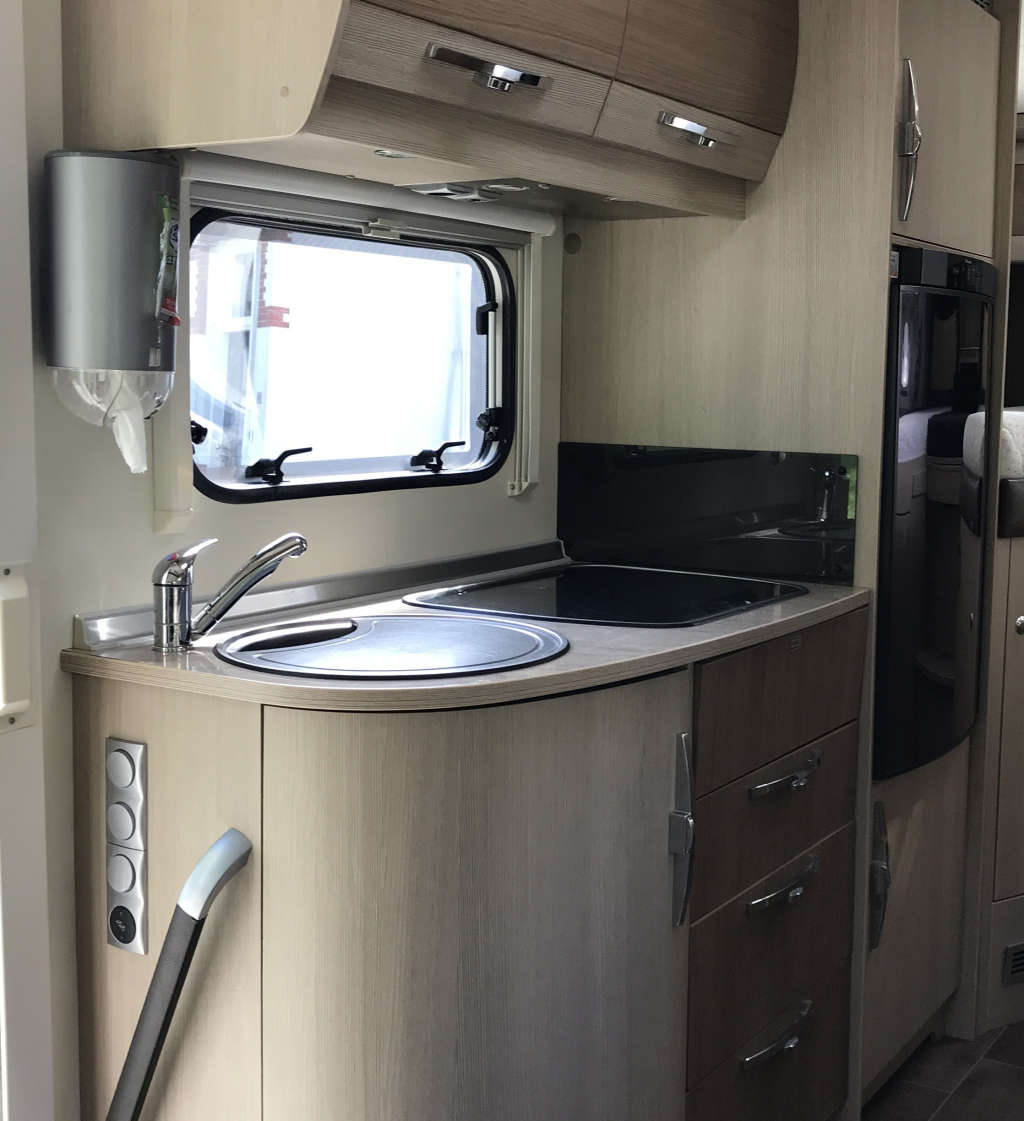 Bürstner Viseo i 690 # level systeem # Enkele bedden & Hefbed # foto: 11