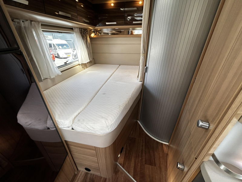 Knaus Platinum Selection 650 MF Fransbed/2017/6.9M/Euro-6  foto: 17