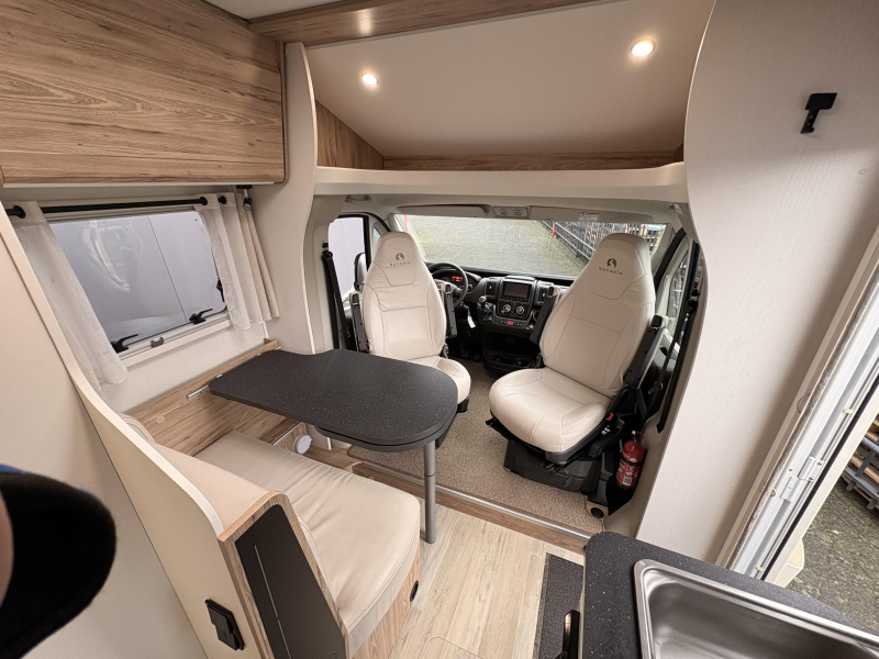 Bavaria Bavaria 650 T Cama Queen panel bearlock foto: 9