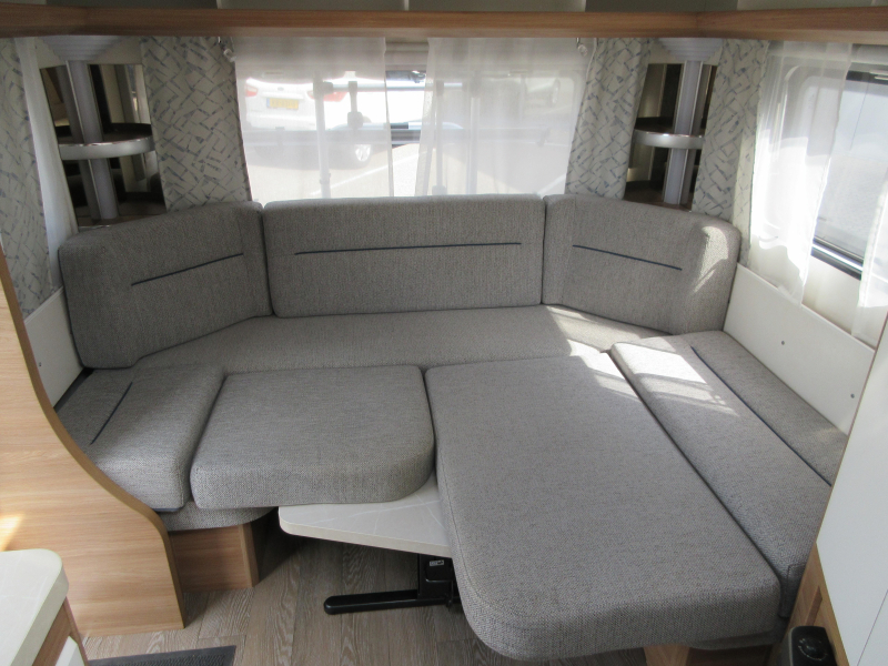 Hobby De Luxe 495 UL MOVER LUIFEL VOORTENT  foto: 4