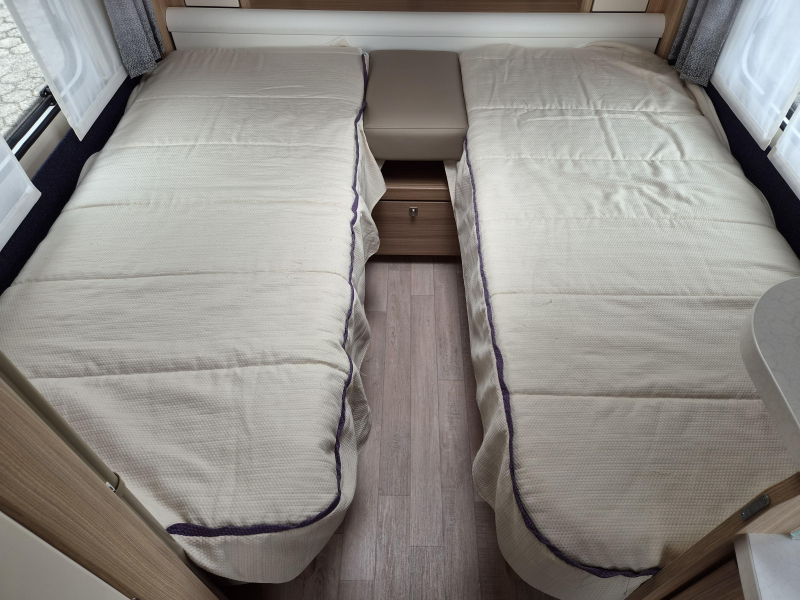 Fendt Bianco Selection 465 TG Camas individuales - Toldo foto: 11