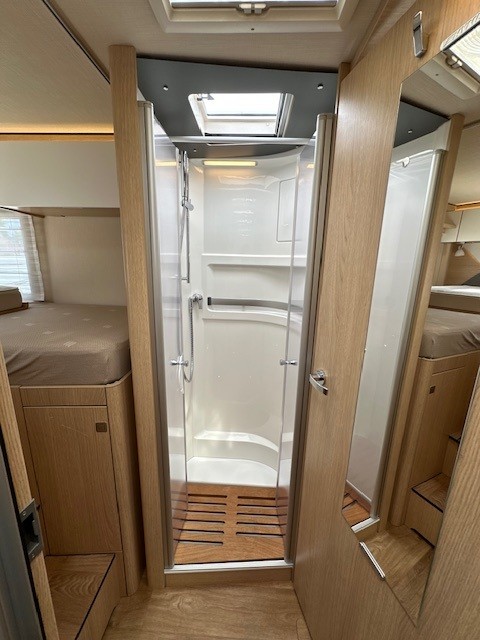Hymer BMC-I 680, automaat, zonder hefbed! foto: 11