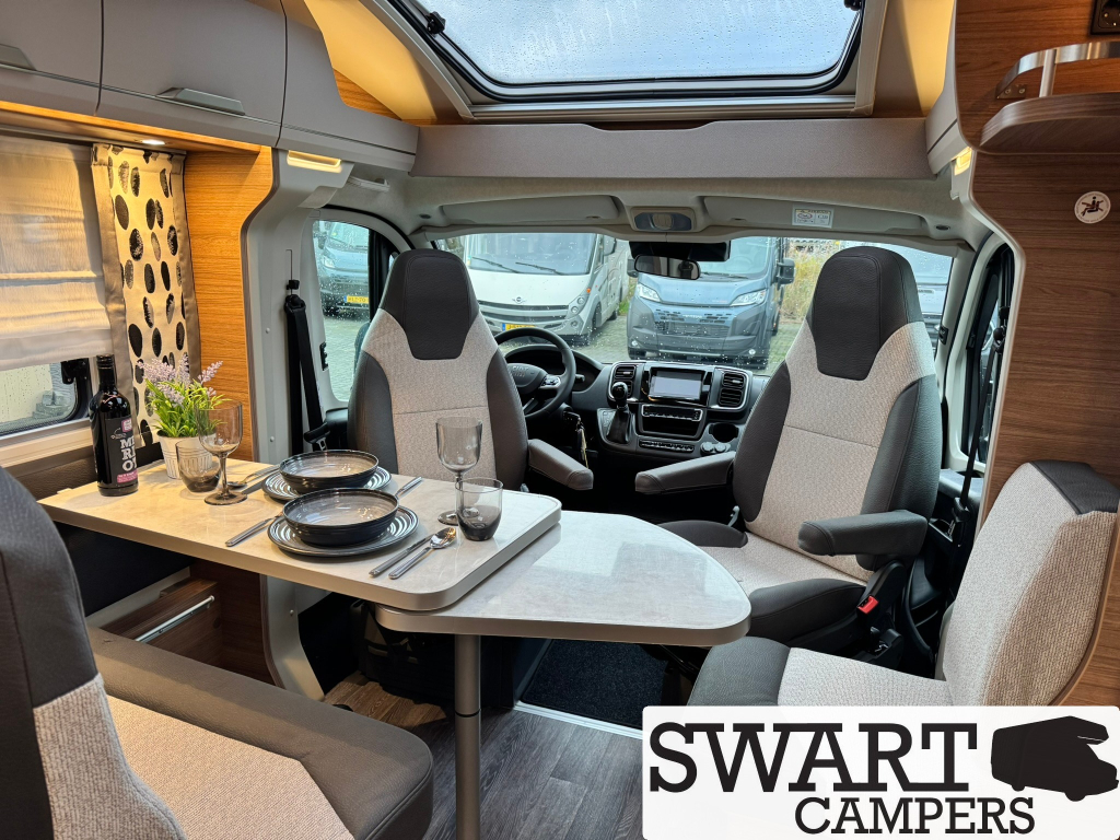 Knaus Van TI 650 MEG VANSATION, Automaat 140 pk Lengtebedden foto: 11