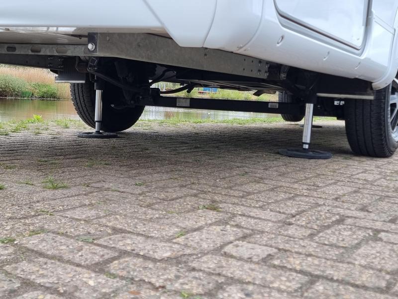Bürstner Lyseo Time T Limited 690 G E&P Levelsysteem  foto: 8