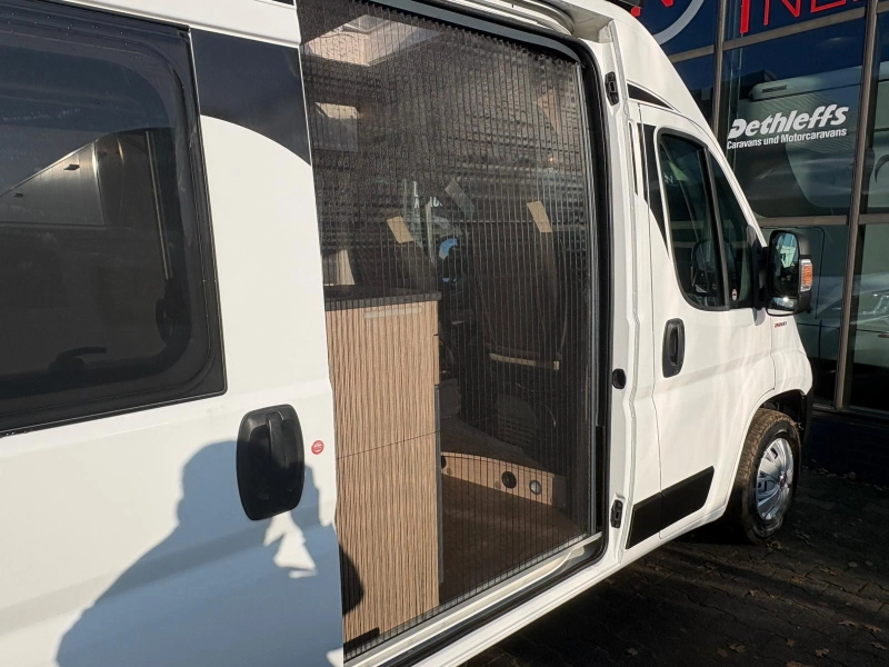 Roadcar R 600 Aire acondicionado, CruiseCtr, Toldo foto: 9