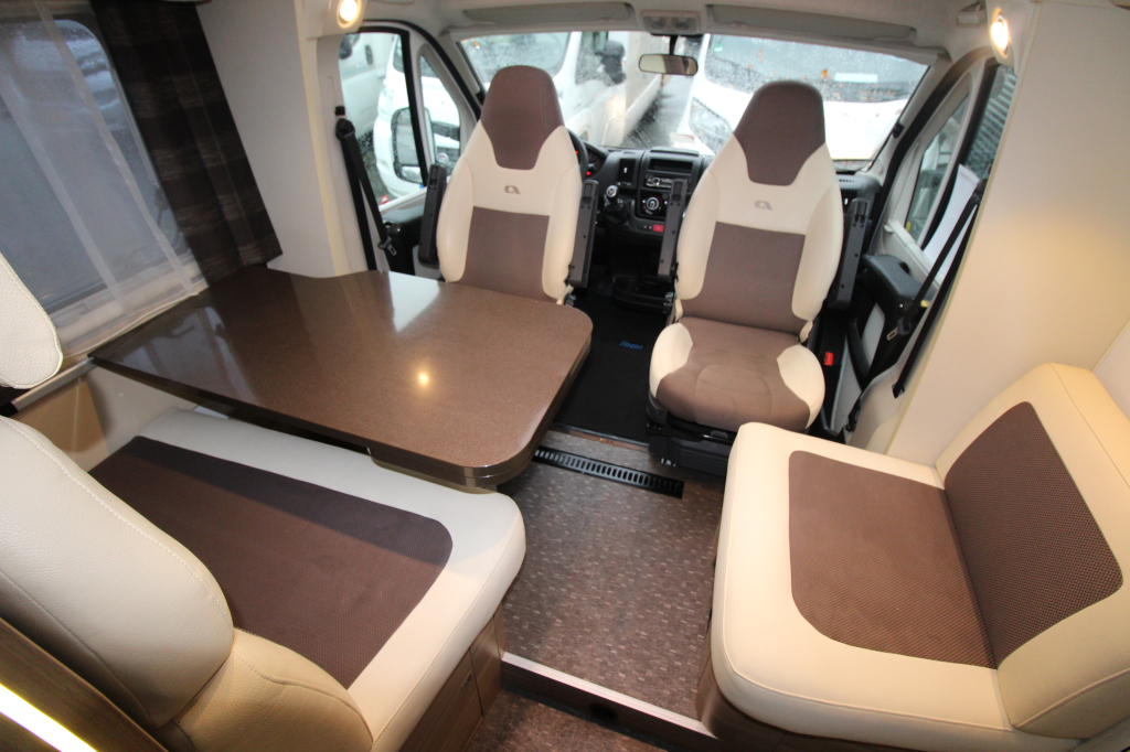 Adria Coral Axess S690 SC photo: 5
