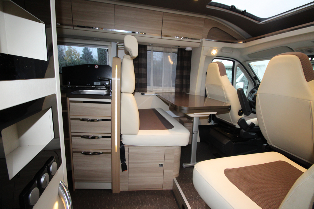Adria Coral Axess S690 SC photo: 3