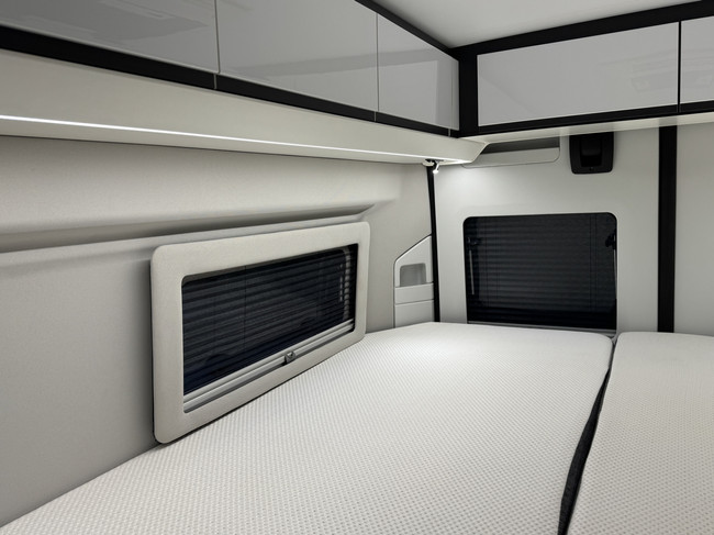 Adria Twin Supreme 640 SLB 160 pk AUTOMAAT 9-Traps Euro6 Fiat Ducato Maxi 4250 kg **Enkele lengtebedden/4 zitplaatsen/XXL Koelkast/Dak foto: 18